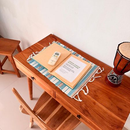 Urban Jungle Beach House Canggu  Bagian luar foto