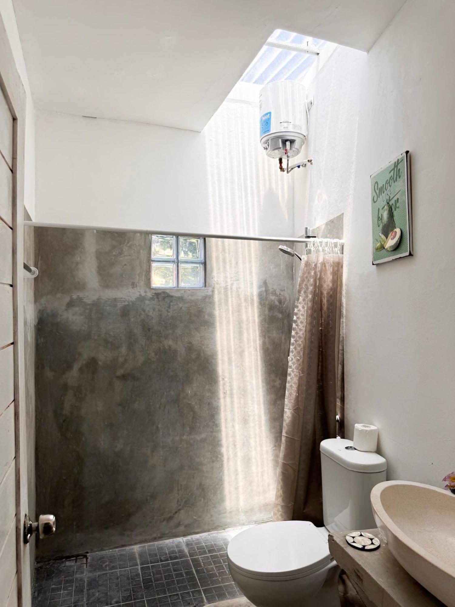 Urban Jungle Beach House Canggu  Bagian luar foto