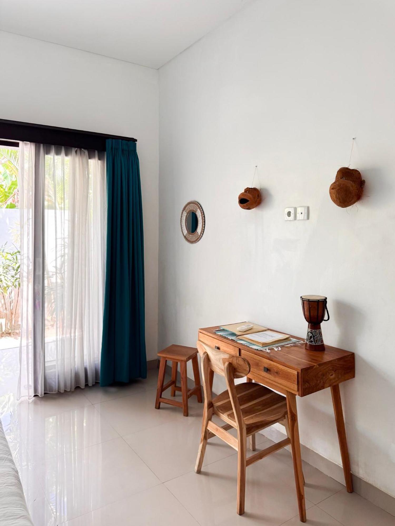 Urban Jungle Beach House Canggu  Bagian luar foto