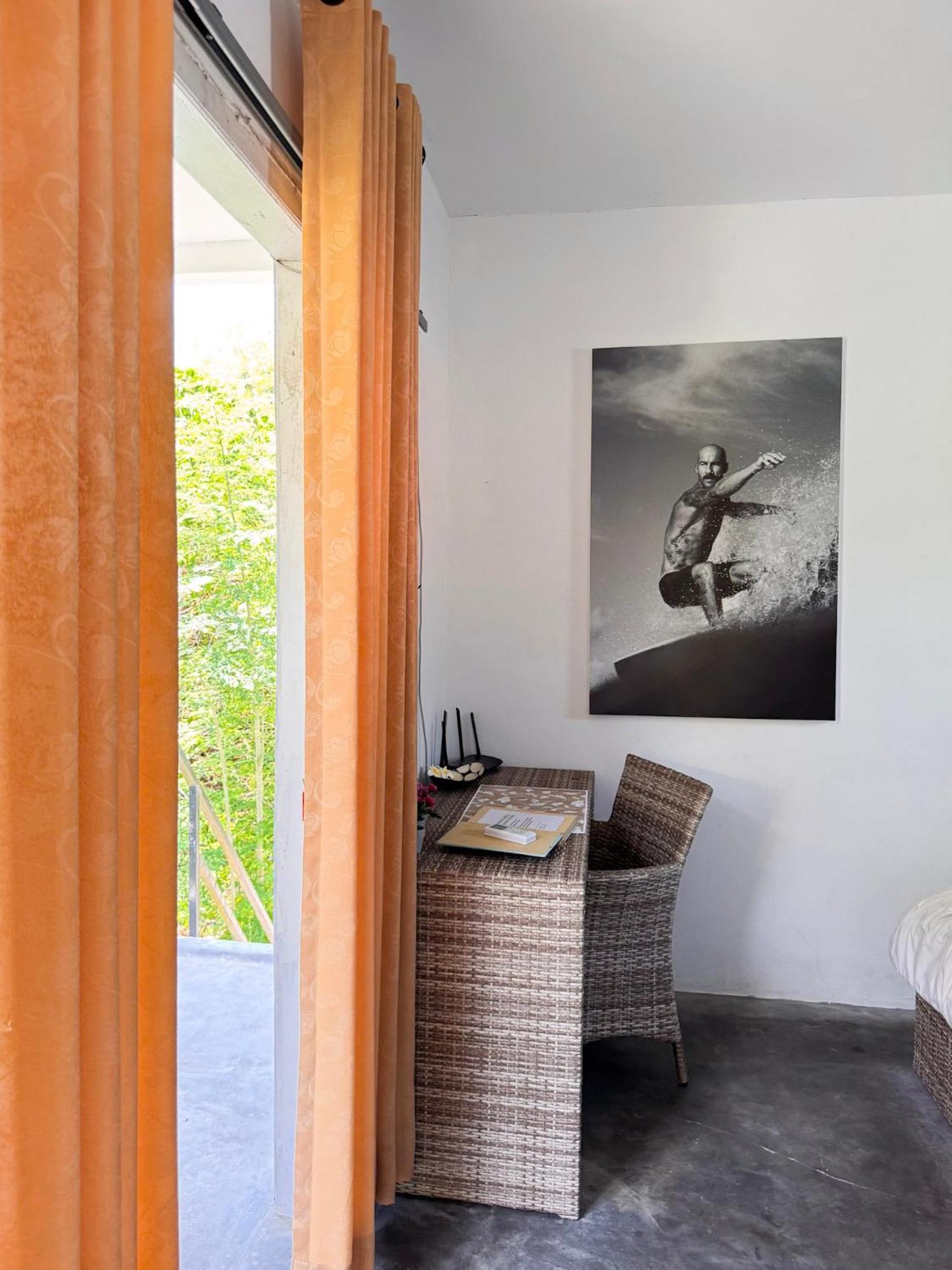 Urban Jungle Beach House Canggu  Bagian luar foto