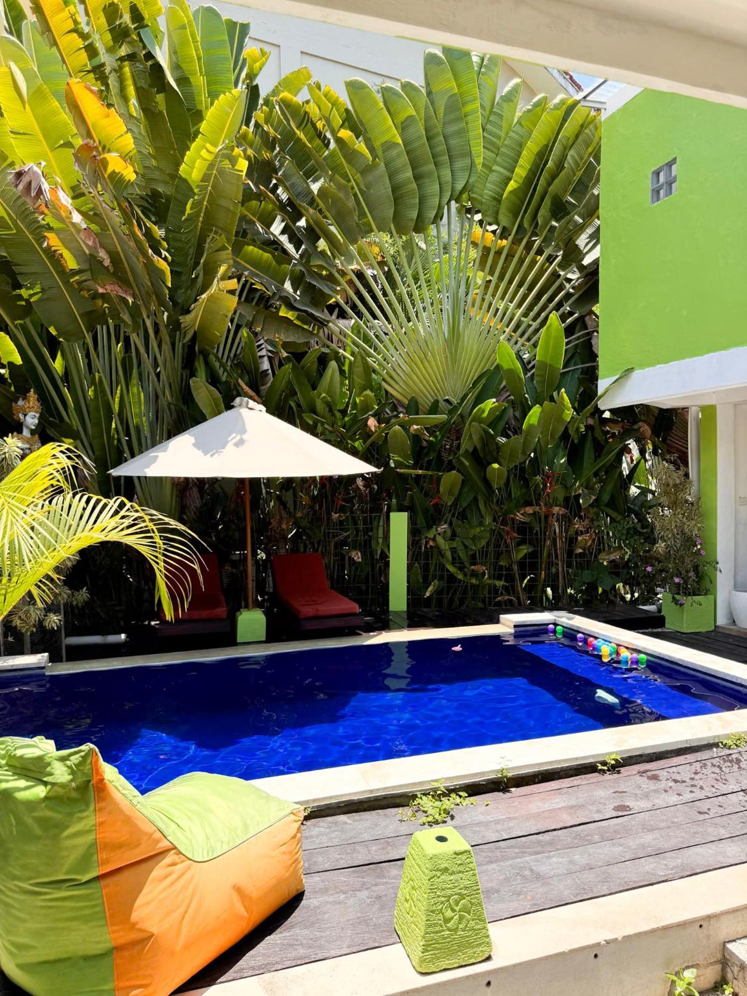 Urban Jungle Beach House Canggu  Bagian luar foto