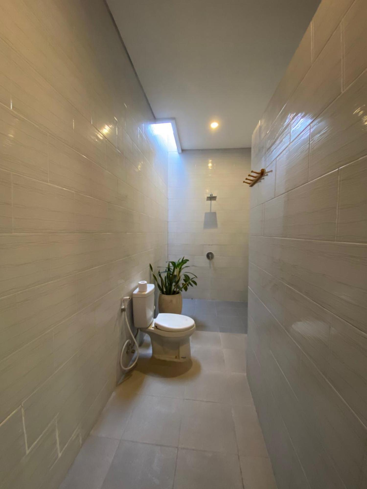 Urban Jungle Beach House Canggu  Bagian luar foto